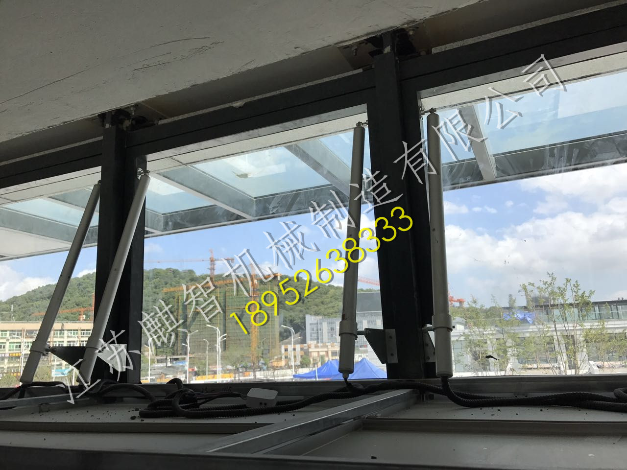 ���̰���